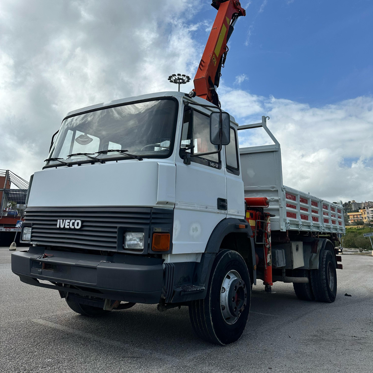 Camion Iveco 145 - Autogru