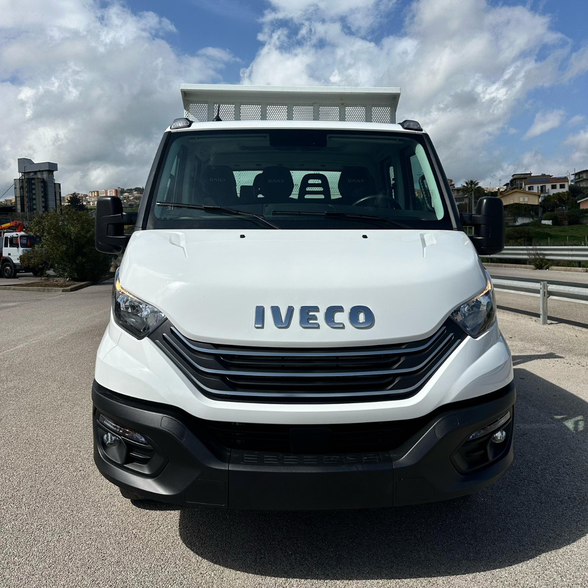 Furgone ribaltabile - Iveco Daily 35C14 - immagine 2