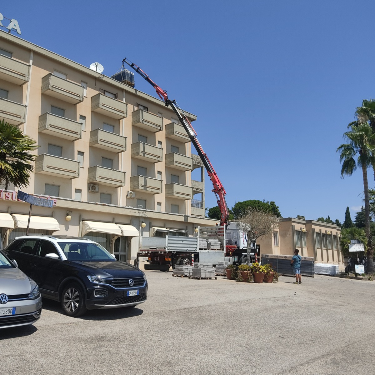 Camion Iveco - Autogru - immagine 3