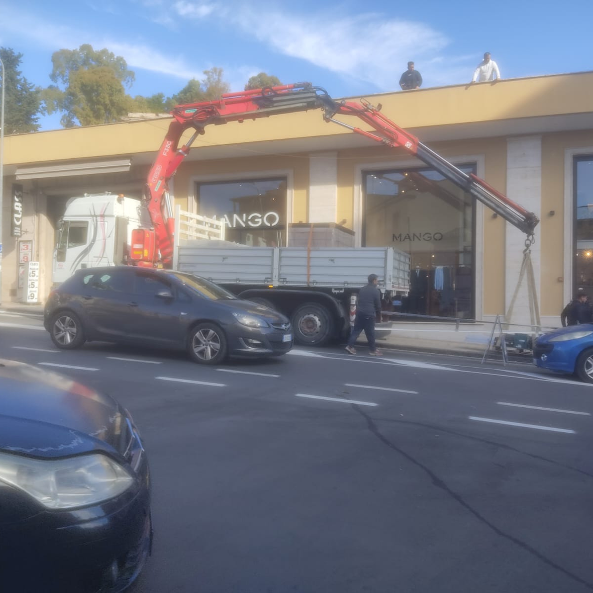 Camion Iveco - Autogru - immagine 4